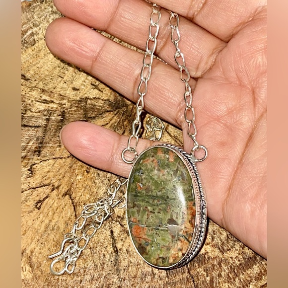 Beautiful Unakite Jasper Pendant Necklace - Picture 4 of 14